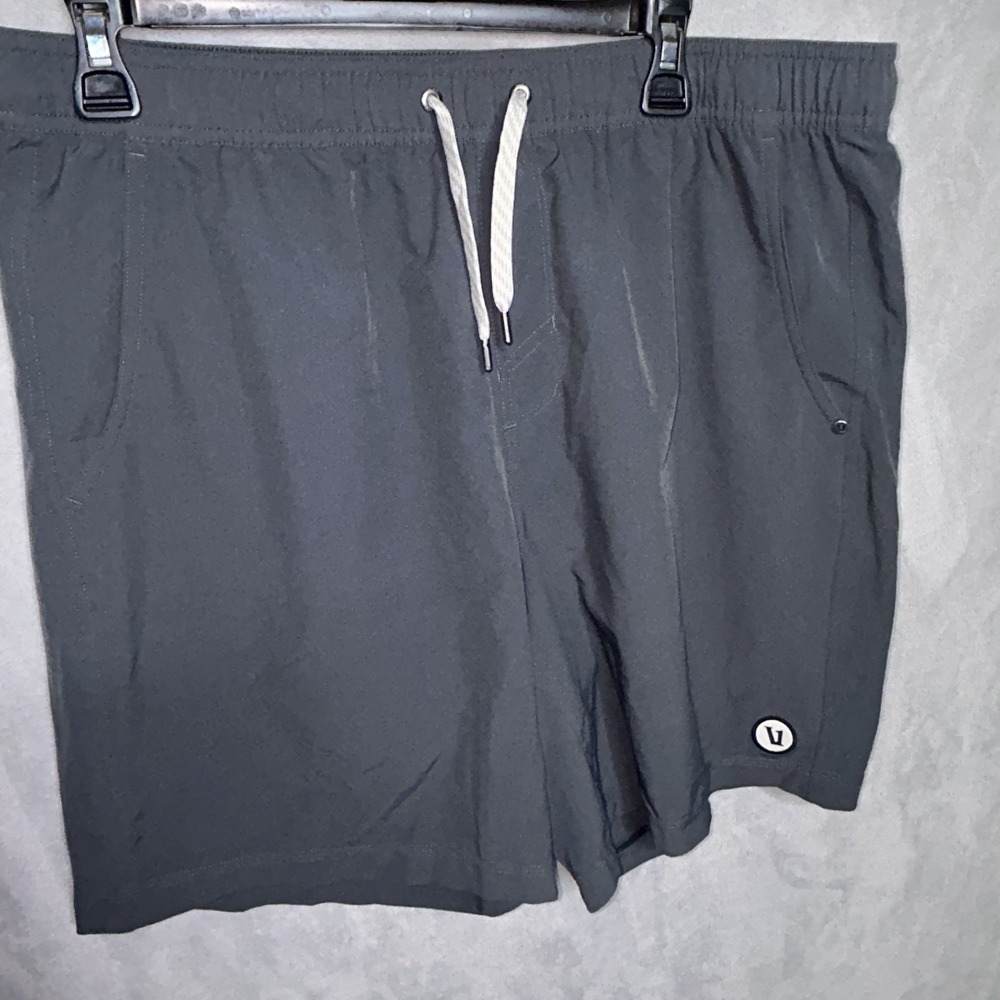 Vuori Men's Gray v388 Kore Shorts Unlined XL